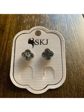 New Silver Stud Marbleized Earrings